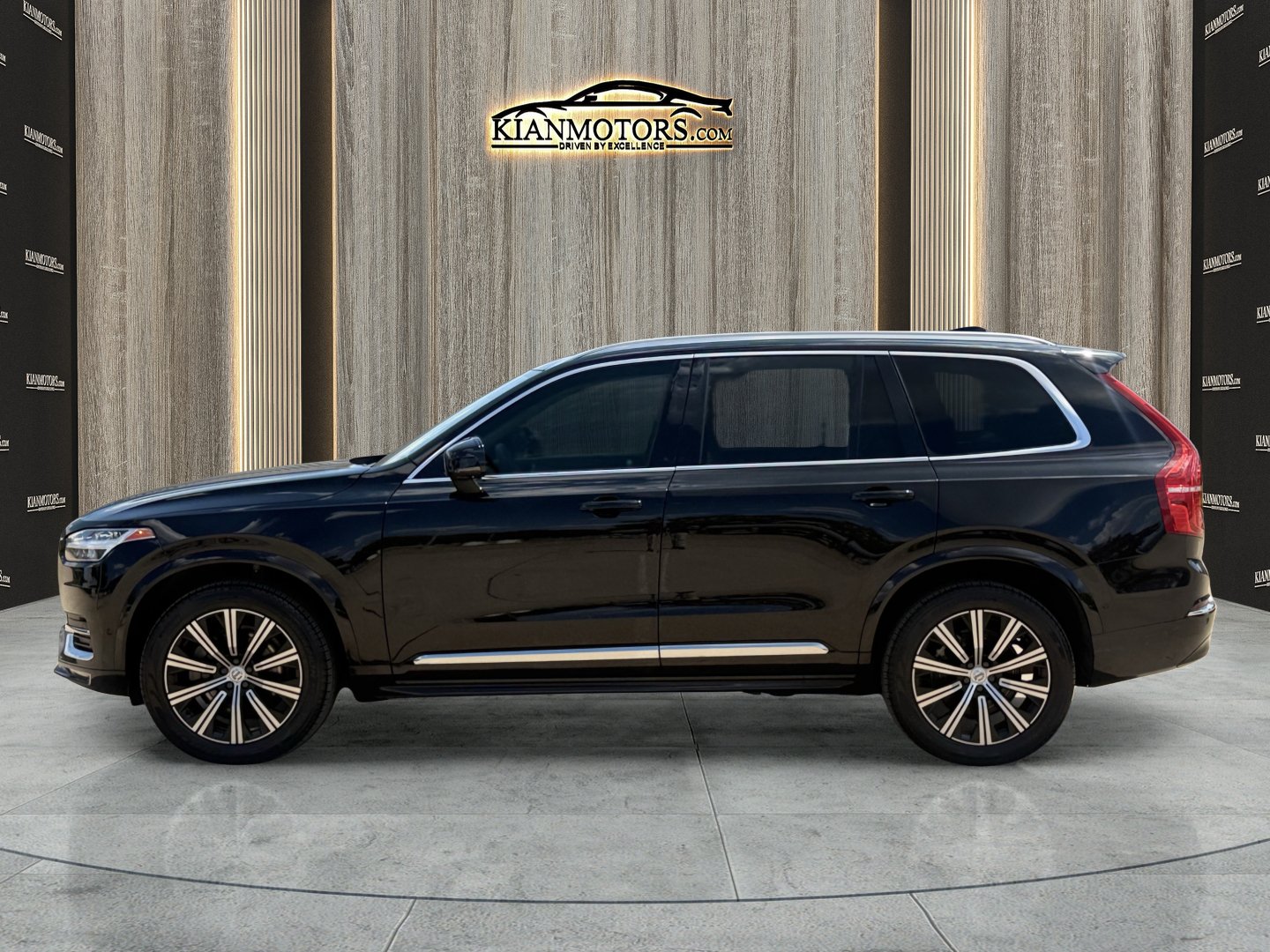 Used 2023 Volvo XC90 B6 Plus w/ Protection Package Premier AWD/4WD image 4