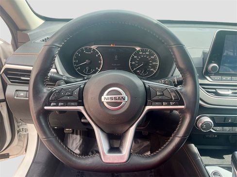 Used 2021 Nissan Altima 2.5 SR image 11