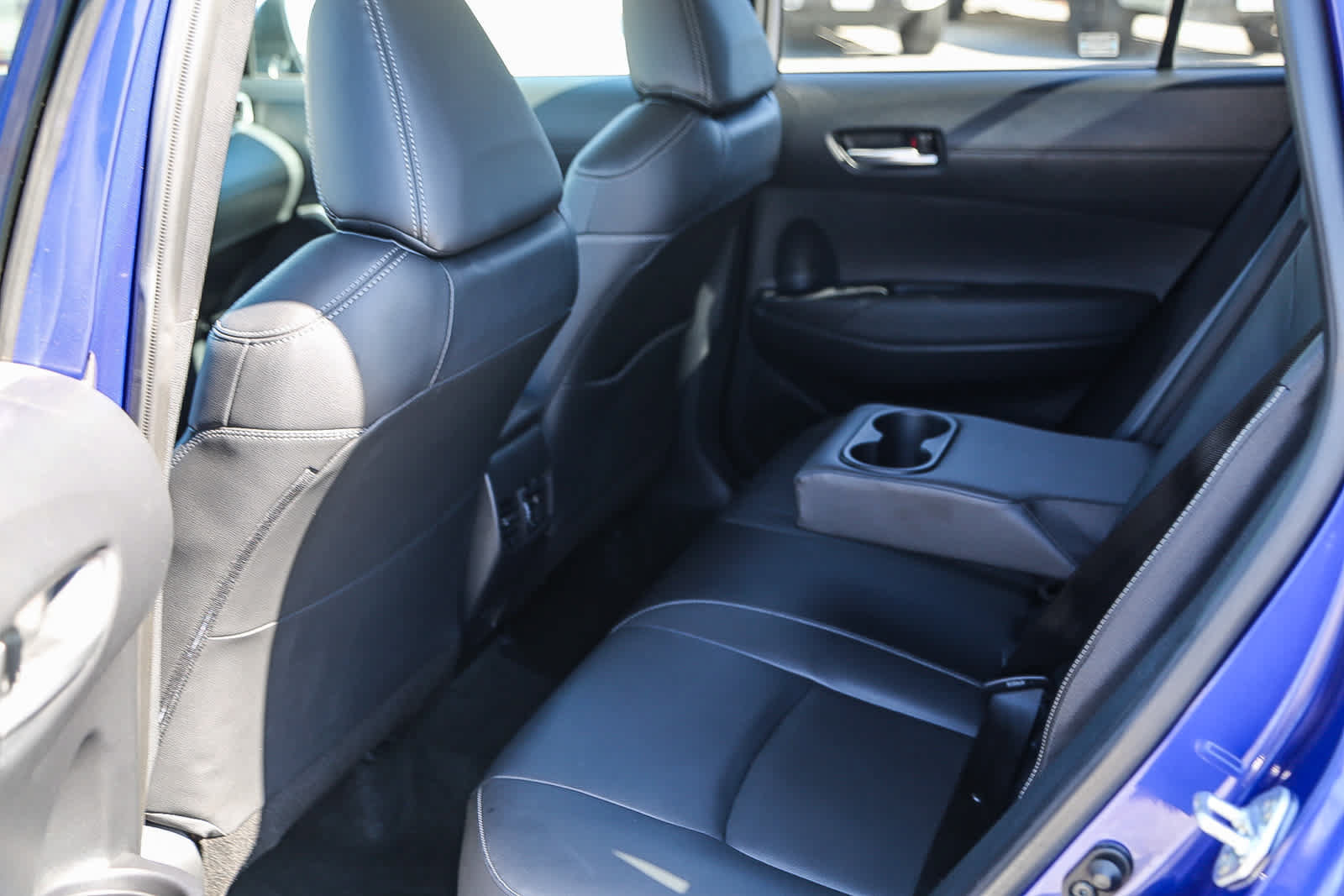 Used 2023 Toyota Corolla Cross XLE w/ Convenience Package FWD image 18