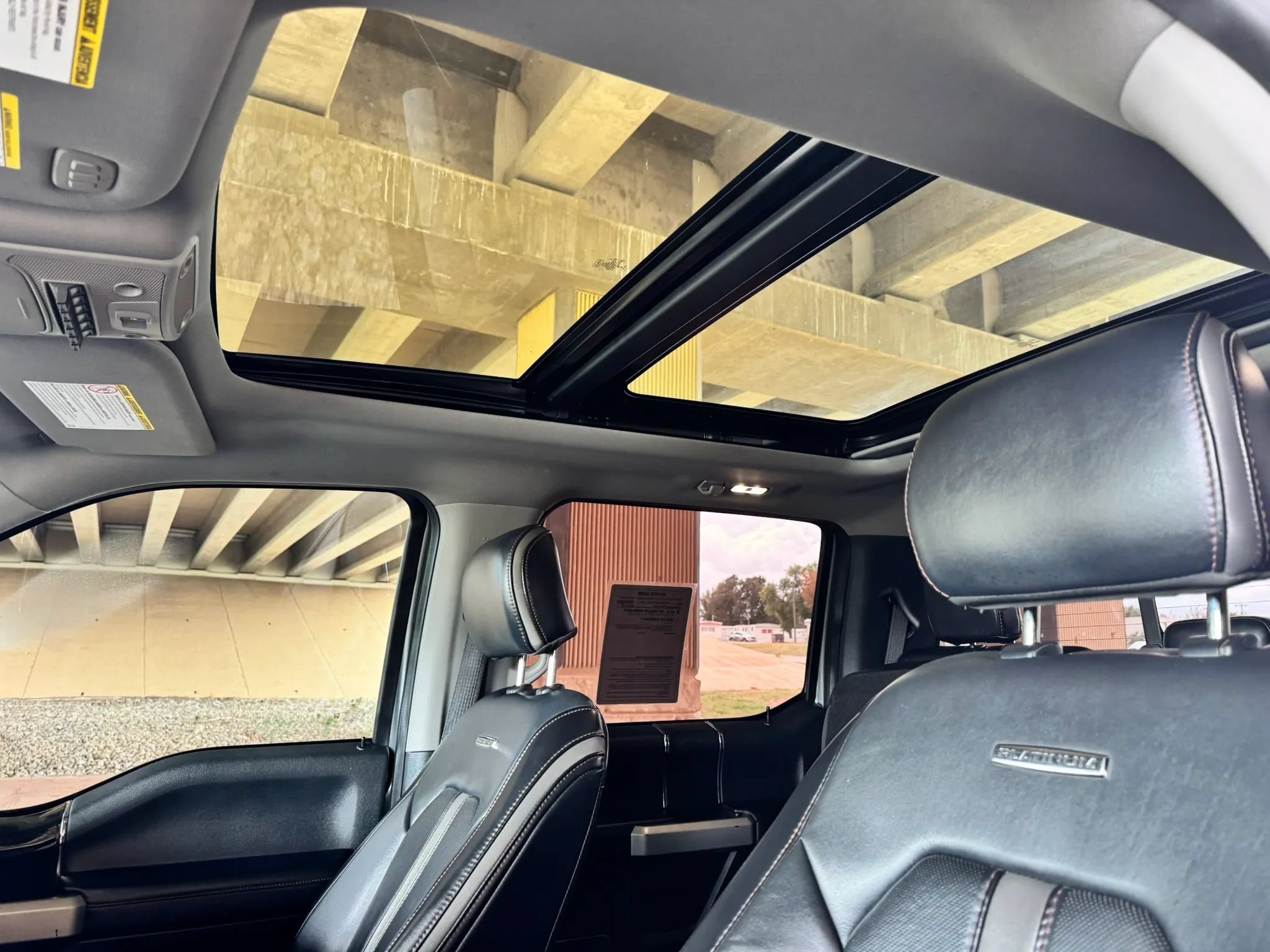 Used 2021 Ford F350 Lariat w/ Tremor Off-Road Package AWD/4WD image 18