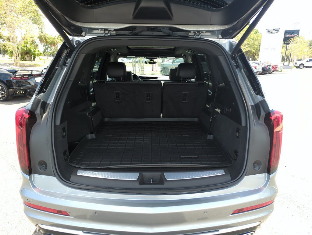 Used 2024 Cadillac XT6 Luxury AWD/4WD image 30