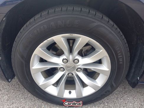 Used 2016 Chrysler 300 Limited w/ Driver Convenience Group image 13