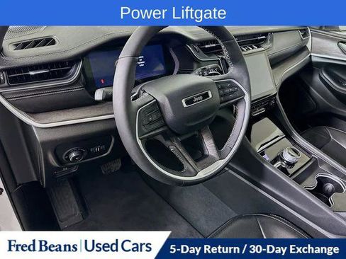 Certified 2024 Jeep Grand Cherokee Limited w/ Luxury Tech Group II image 11