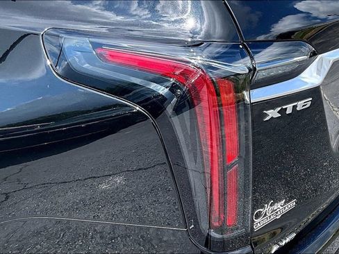 Used 2023 Cadillac XT6 Sport w/ Technology Package AWD/4WD image 23
