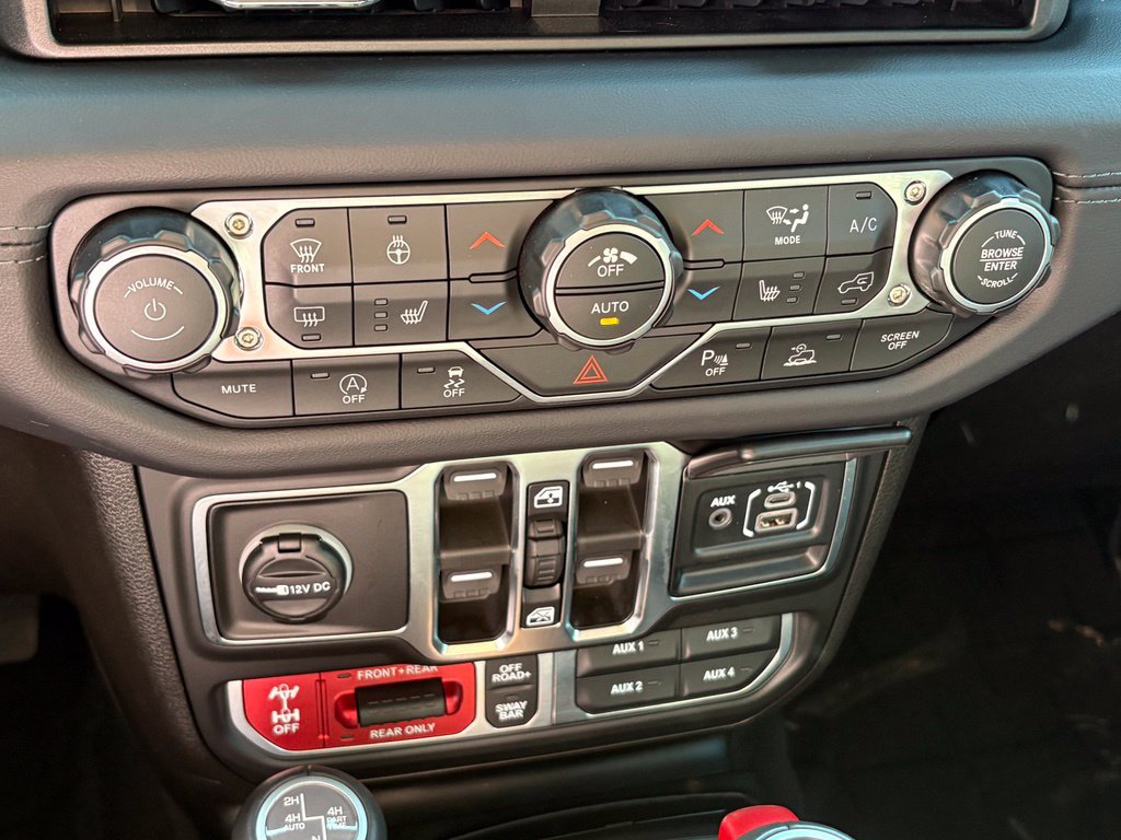 Used 2026 Jeep Wrangler Unlimited Rubicon AWD/4WD image 12
