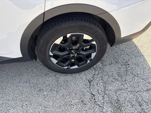Used 2024 Kia Sorento S FWD image 30