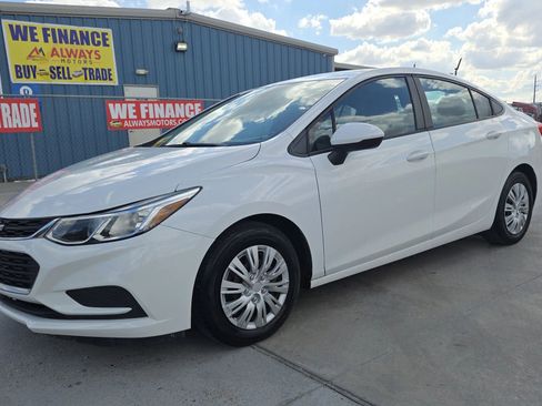 Used 2017 Chevrolet Cruze LS image 2