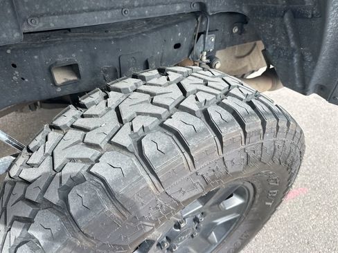Used 2022 Jeep Gladiator Sport AWD/4WD image 8