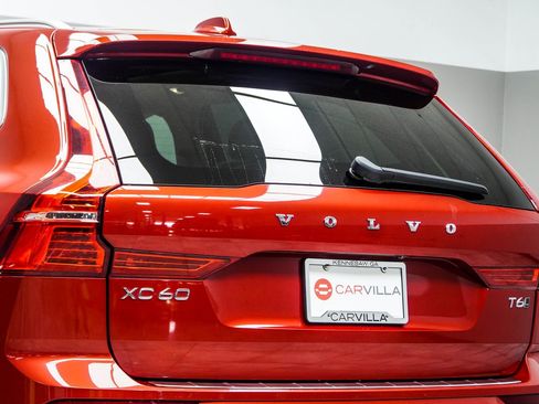 Used 2021 Volvo XC60 T6 Momentum image 13