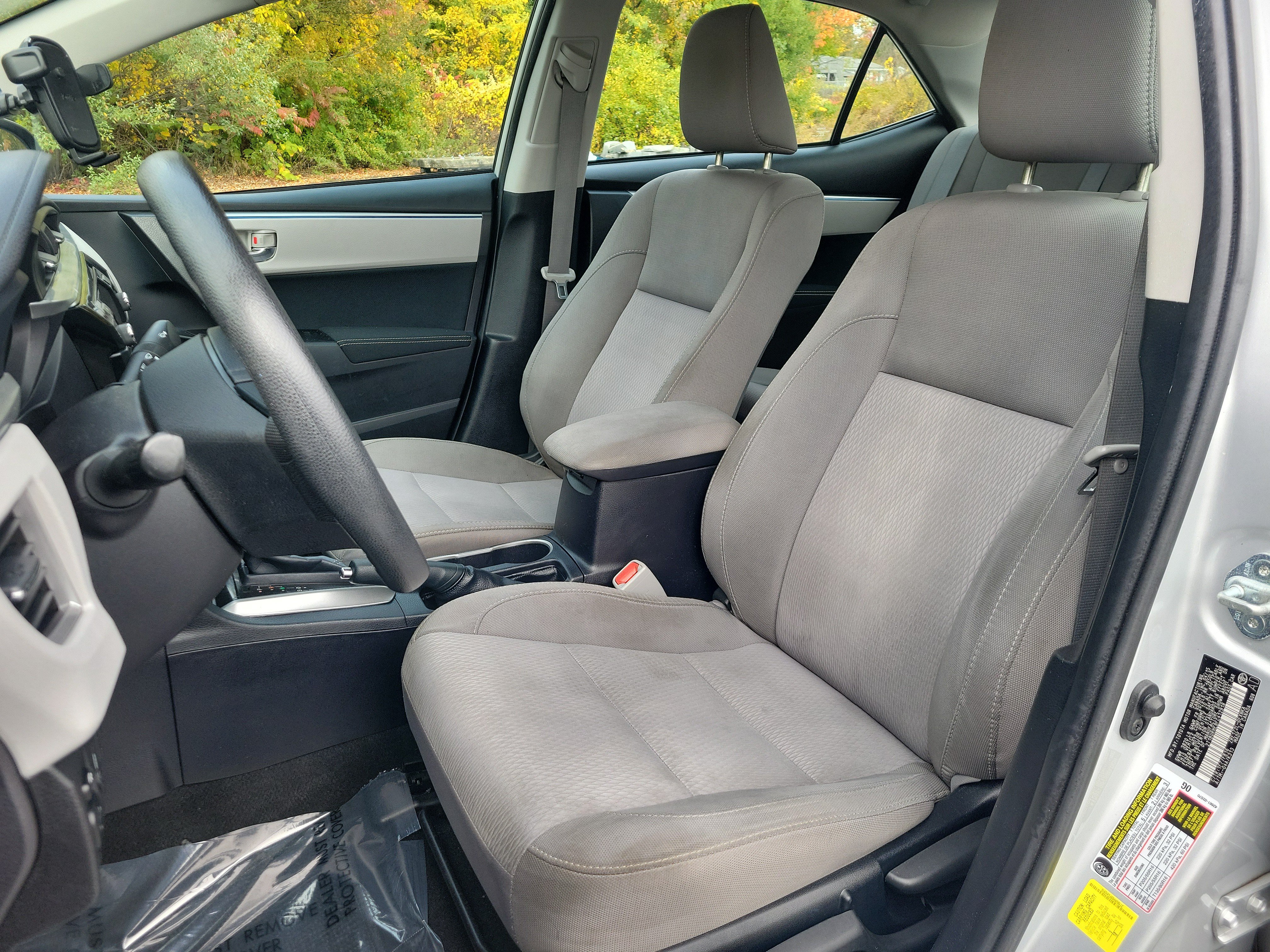 Used 2015 Toyota Corolla LE FWD image 14