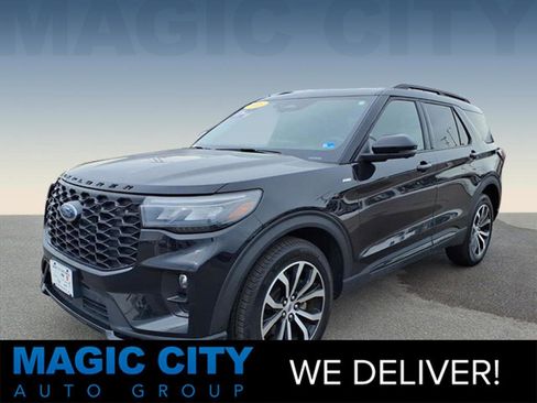 Certified 2025 Ford Explorer ST-Line image 1