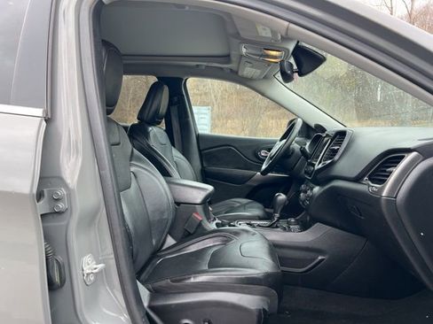 Used 2019 Jeep Cherokee Limited AWD/4WD image 15