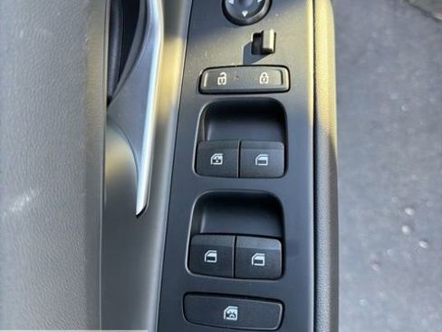 Used 2025 Hyundai Elantra SEL image 38