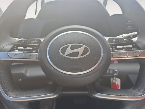 Used 2025 Hyundai Elantra SE FWD image 10