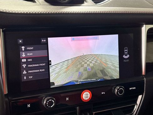 Used 2023 Porsche Macan S image 17