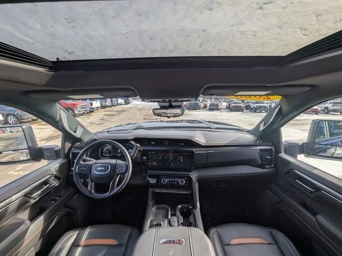 Used 2025 GMC Sierra 2500 AT4 w/ AT4 Premium Plus Package image 25