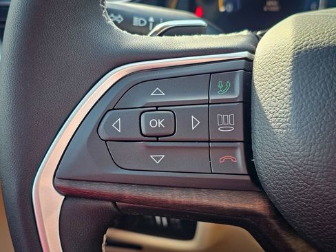 New 2025 Jeep Grand Cherokee Limited w/ Trailer Tow Package image 20