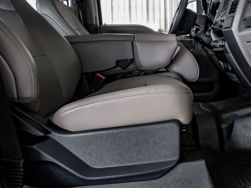 Used 2021 Ford F550 4x4 Crew Cab Super Duty w/ Power Equipment Group image 30