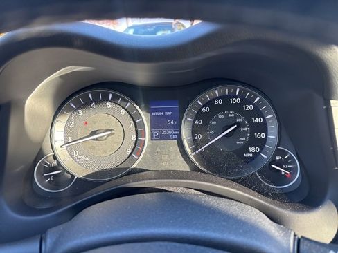 Used 2017 INFINITI Q70 L 3.7 image 21