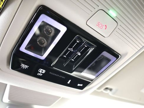 New 2025 Volkswagen Tiguan SE image 28