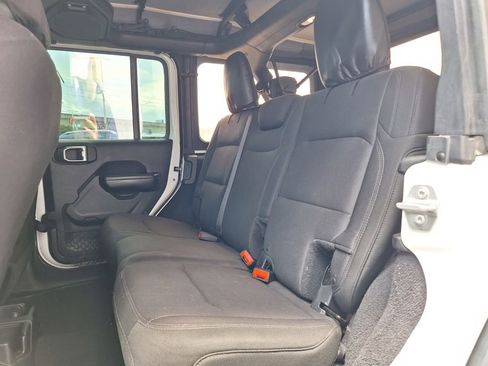 Used 2018 Jeep Wrangler Unlimited Sport S AWD/4WD image 25