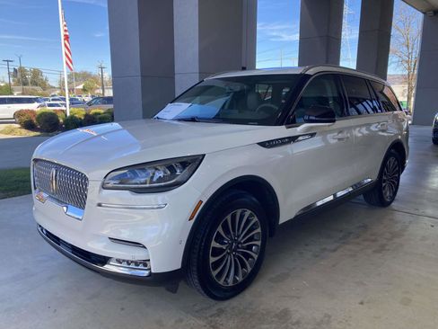 Used 2021 Lincoln Aviator Reserve w/ Elements Package Plus image 8