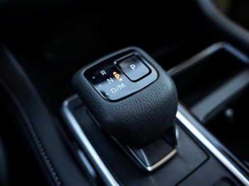 Used 2025 Nissan Pathfinder SV image 21