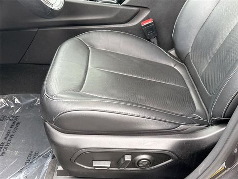 Used 2022 Jeep Grand Cherokee L Limited w/ Luxury Tech Group II image 19