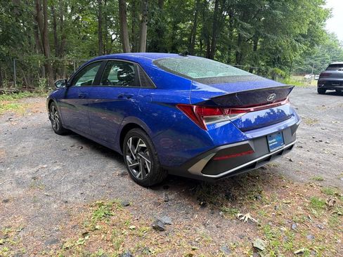 Certified 2025 Hyundai Elantra Sport FWD image 4