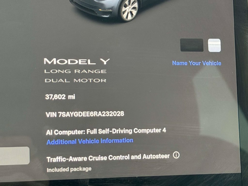 Used 2024 Tesla Model Y Long Range AWD/4WD image 11