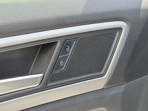 Used 2023 Volkswagen Atlas SE FWD image 19