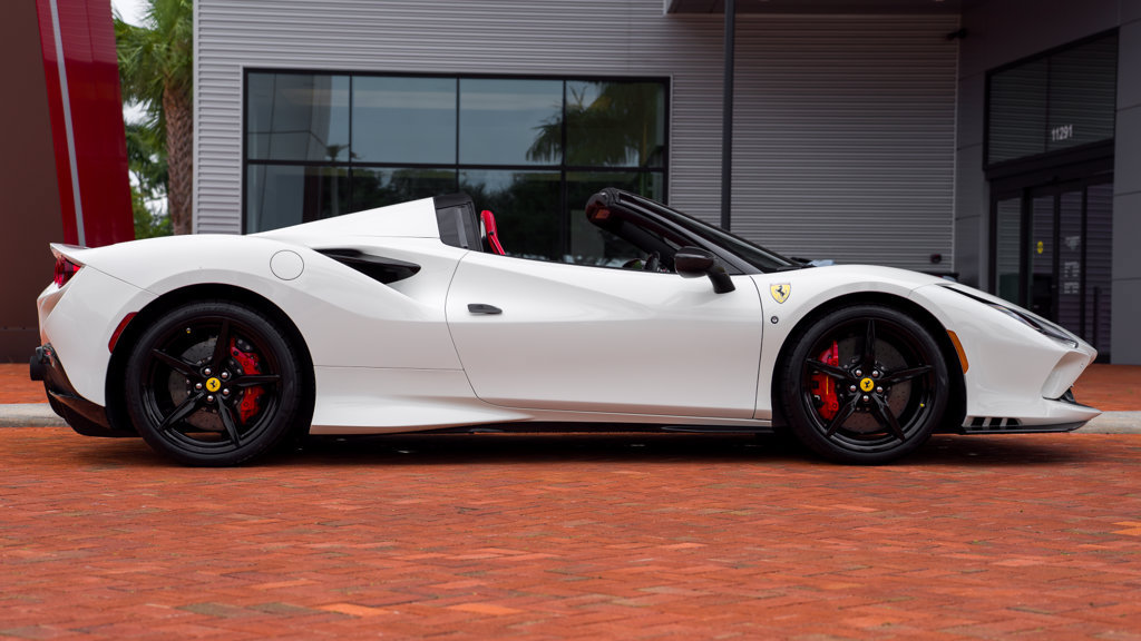 Used 2022 Ferrari F8 Tributo RWD image 10