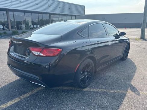 Used 2016 Chrysler 200 S FWD image 5