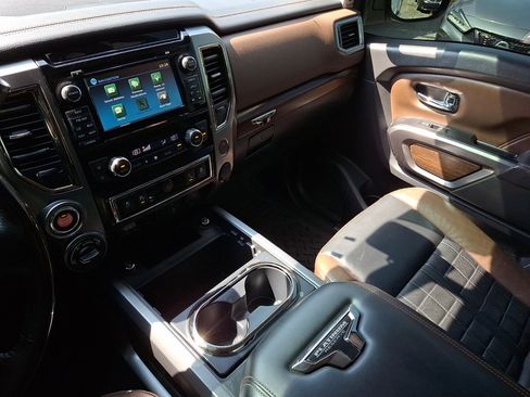 Used 2018 Nissan Titan Platinum Reserve AWD/4WD image 25