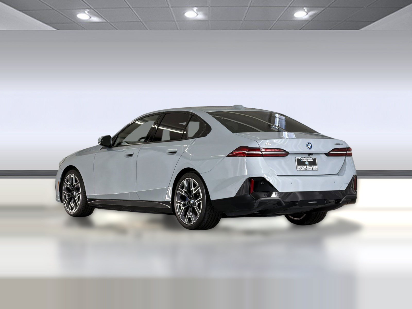Used 2026 BMW i5 eDrive40 w/ M Sport Package RWD image 3