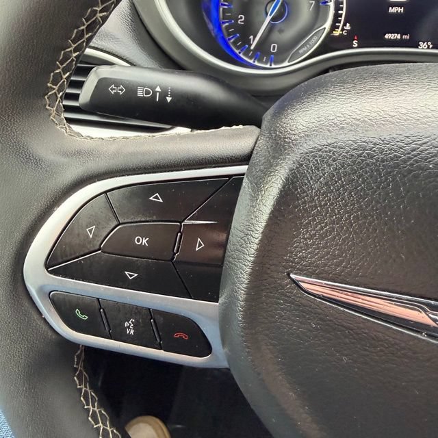 Used 2025 Chrysler Pacifica Select FWD image 18