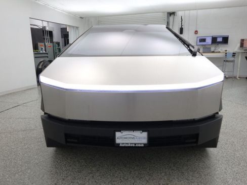 Used 2024 Tesla Cybertruck AWD Crew Cab image 2