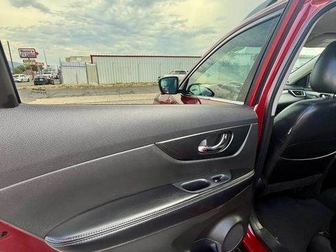 Used 2015 Nissan Rogue SL AWD/4WD image 24