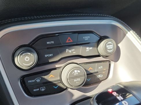 Used 2019 Dodge Challenger SXT w/ Plus Package RWD image 18