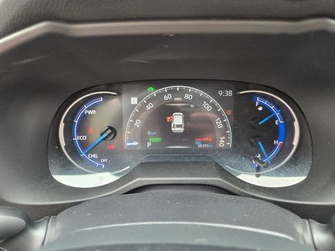 Used 2023 Toyota RAV4 LE AWD/4WD image 33