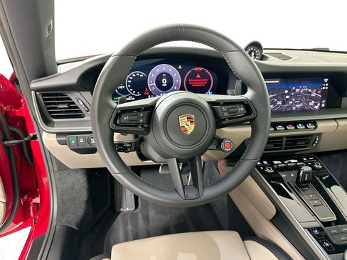 Used 2025 Porsche 911 Carrera RWD image 18