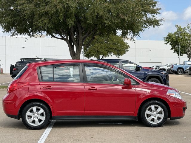 Used 2007 Nissan Versa Hatchback w/ Convenience Pkg FWD image 3
