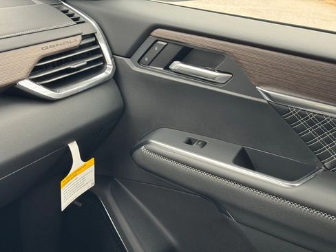 New 2026 GMC Acadia Denali w/ Super Cruise Package image 34