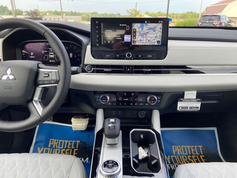 New 2026 Mitsubishi Outlander SEL image 25