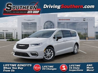 New 2026 Chrysler Pacifica Select