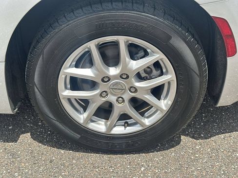 Used 2024 Chrysler Pacifica Touring-L FWD image 32