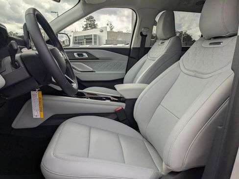 New 2026 Ford Explorer Platinum w/ LUX Leather Package image 22