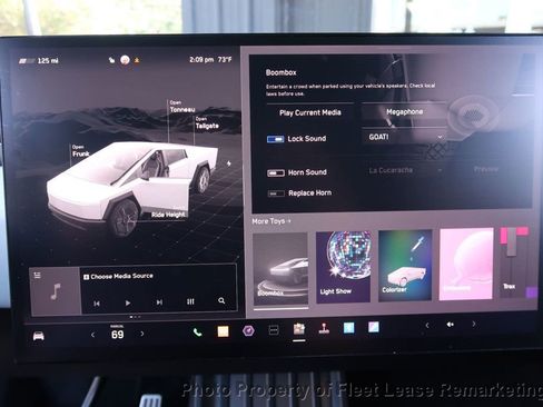 Used 2024 Tesla Cybertruck AWD Crew Cab image 42