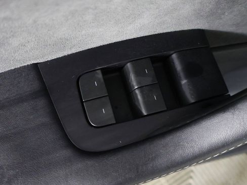 Used 2023 Tesla Model 3 Standard Range image 31