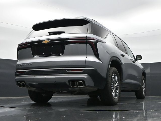 Used 2025 Chevrolet Traverse LT AWD/4WD image 46